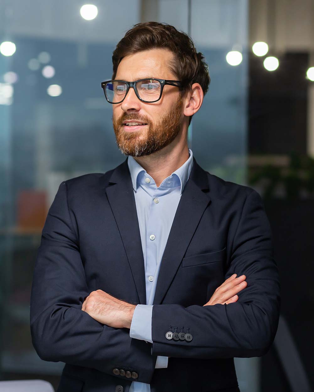 portrait-of-successful-mature-investor-senior-bus-VRU77XY.jpg